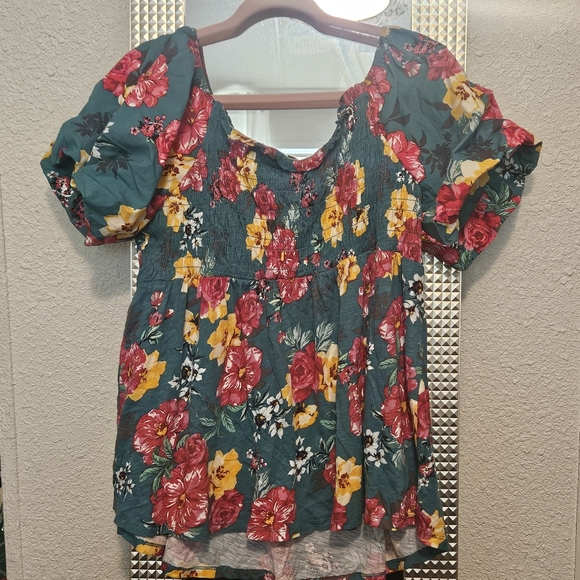 Torrid Vibrant Floral Green Blouse - Picture 2 of 4